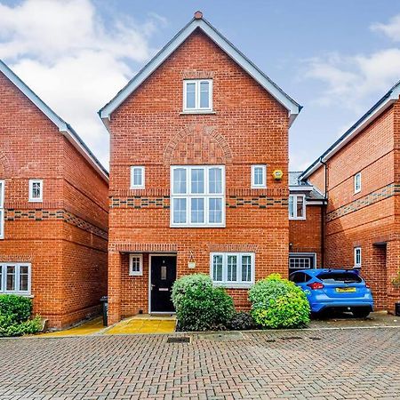 Entire House Sleeps 8 Near The River Thames Μεϊντενχέντ Εξωτερικό φωτογραφία