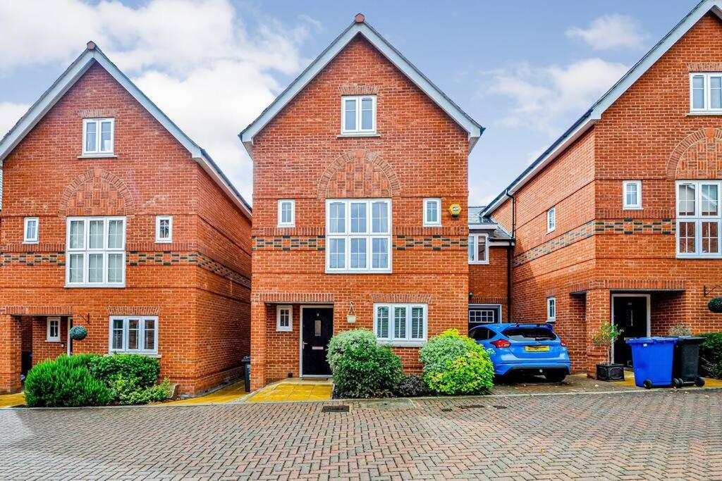 Entire House Sleeps 8 Near The River Thames Μεϊντενχέντ Εξωτερικό φωτογραφία
