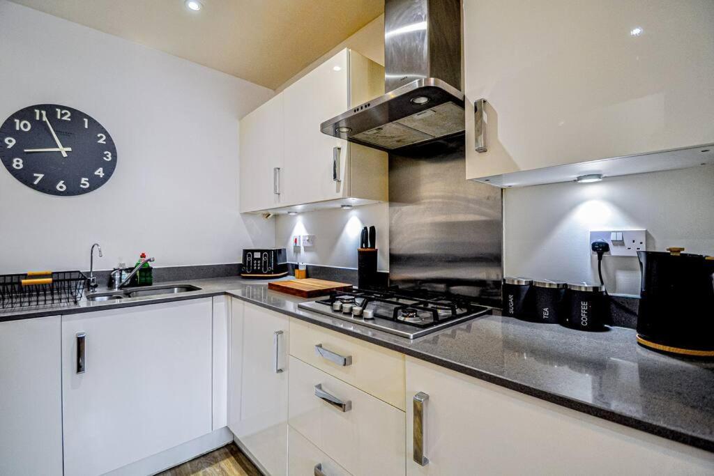 Entire House Sleeps 8 Near The River Thames Μεϊντενχέντ Εξωτερικό φωτογραφία