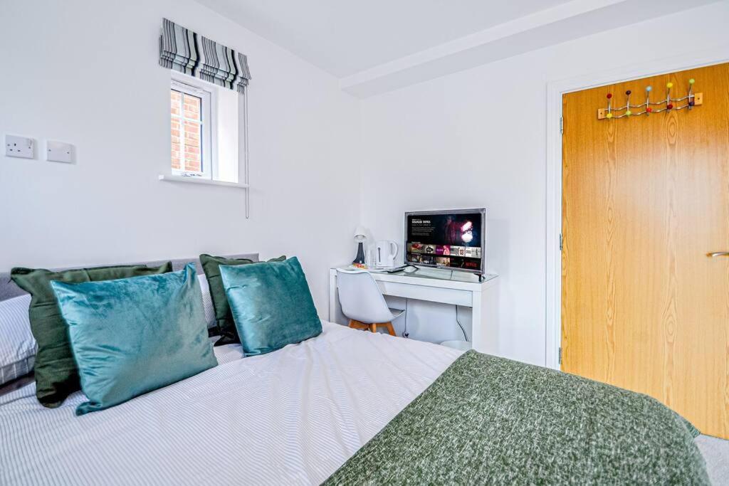 Entire House Sleeps 8 Near The River Thames Μεϊντενχέντ Εξωτερικό φωτογραφία