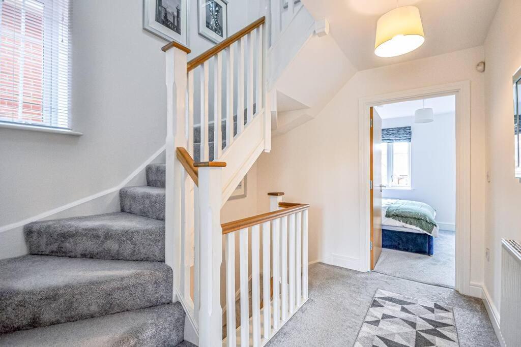 Entire House Sleeps 8 Near The River Thames Μεϊντενχέντ Εξωτερικό φωτογραφία