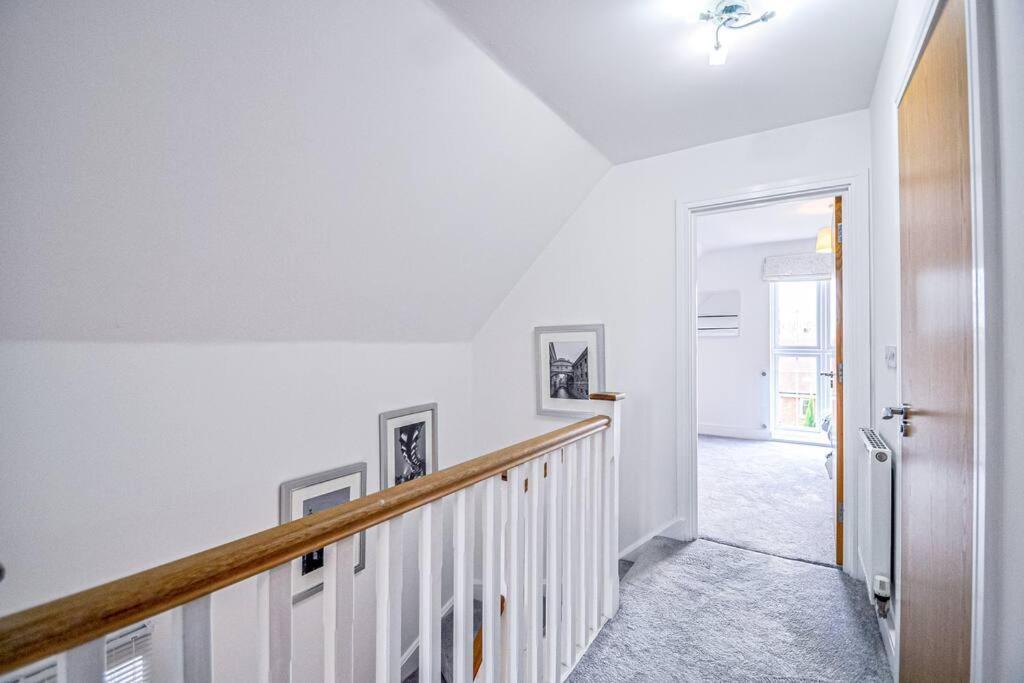 Entire House Sleeps 8 Near The River Thames Μεϊντενχέντ Εξωτερικό φωτογραφία