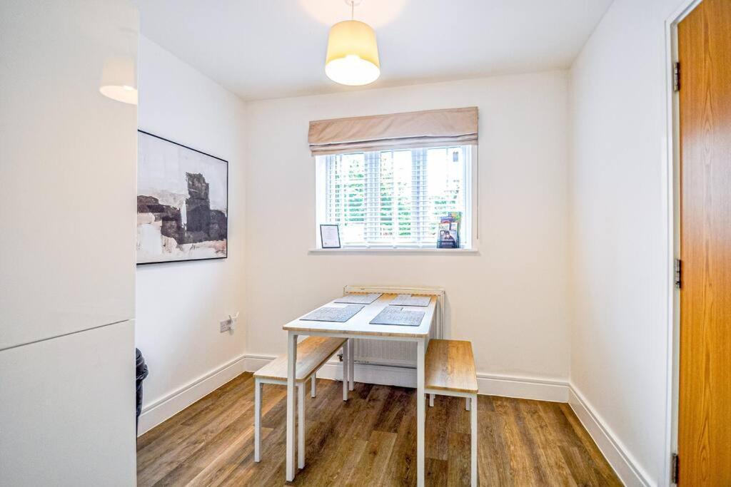 Entire House Sleeps 8 Near The River Thames Μεϊντενχέντ Εξωτερικό φωτογραφία
