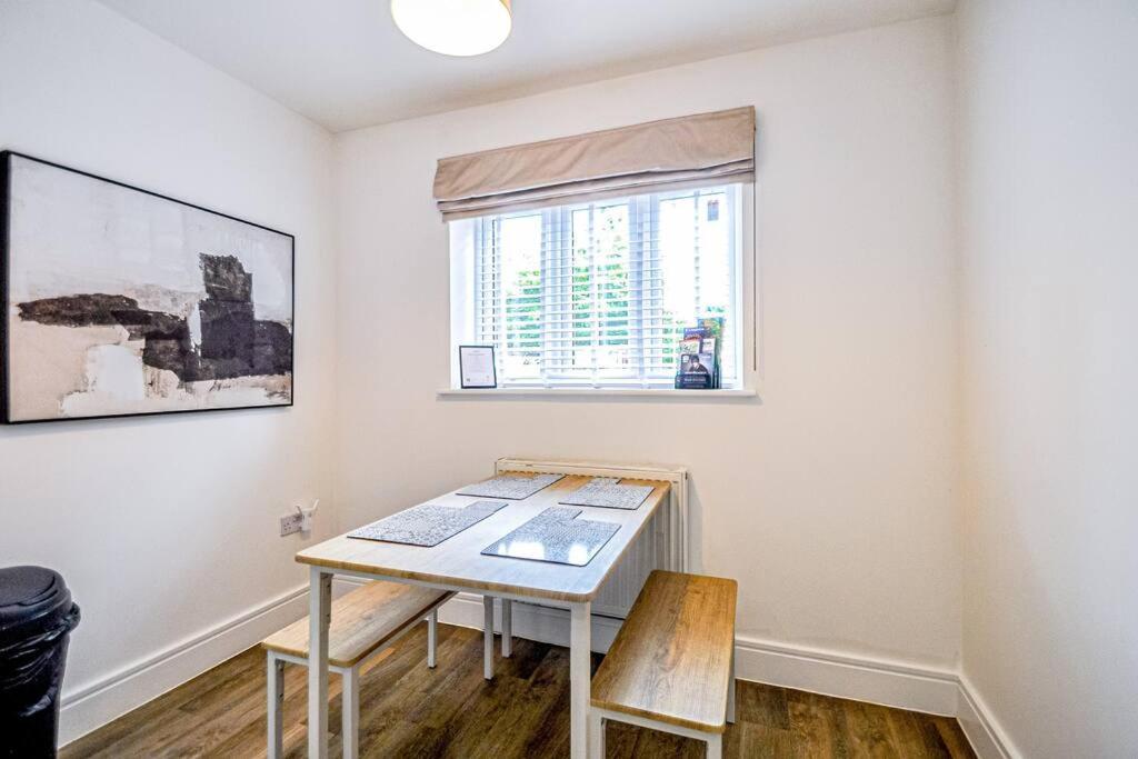 Entire House Sleeps 8 Near The River Thames Μεϊντενχέντ Εξωτερικό φωτογραφία