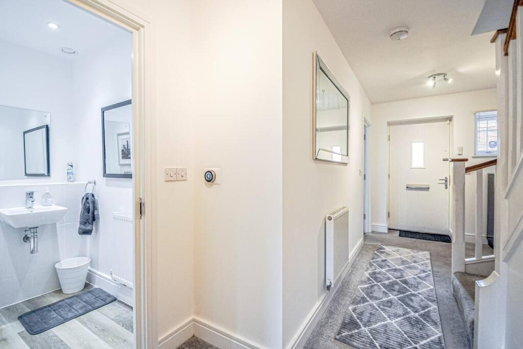 Entire House Sleeps 8 Near The River Thames Μεϊντενχέντ Εξωτερικό φωτογραφία