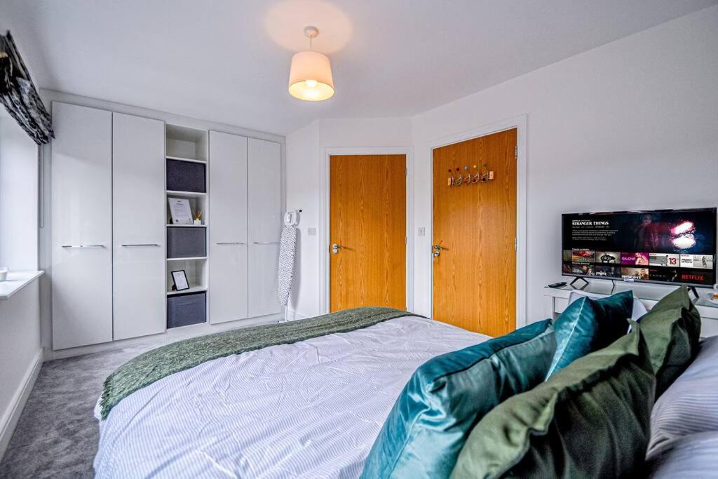 Entire House Sleeps 8 Near The River Thames Μεϊντενχέντ Εξωτερικό φωτογραφία