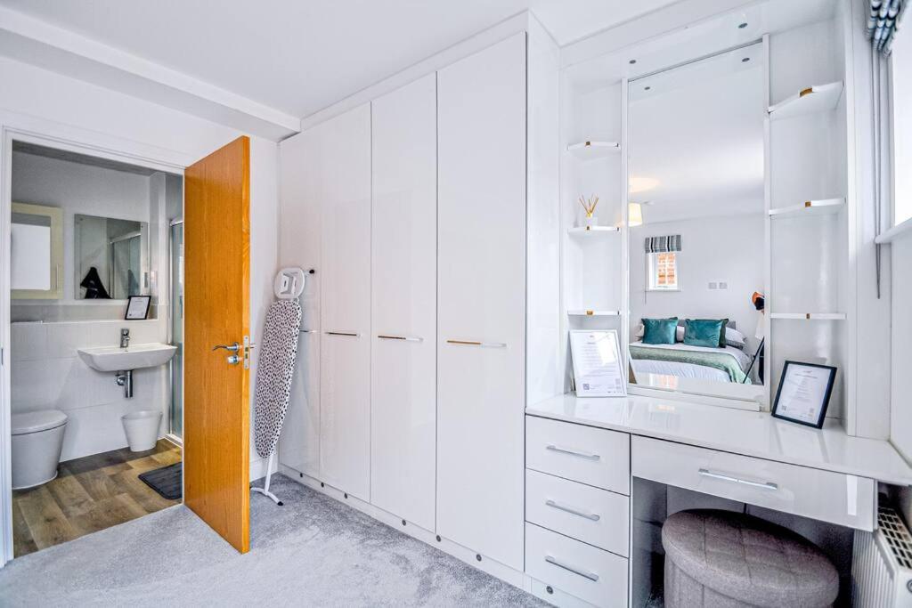 Entire House Sleeps 8 Near The River Thames Μεϊντενχέντ Εξωτερικό φωτογραφία