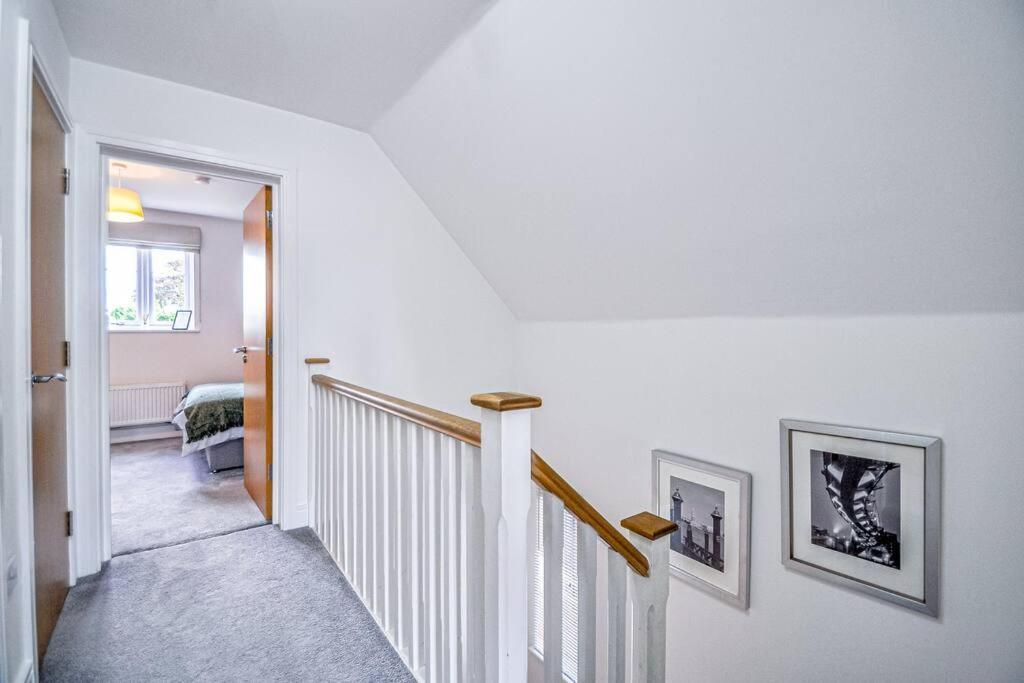 Entire House Sleeps 8 Near The River Thames Μεϊντενχέντ Εξωτερικό φωτογραφία