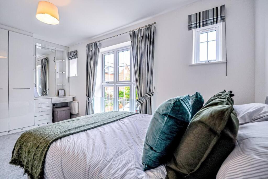 Entire House Sleeps 8 Near The River Thames Μεϊντενχέντ Εξωτερικό φωτογραφία