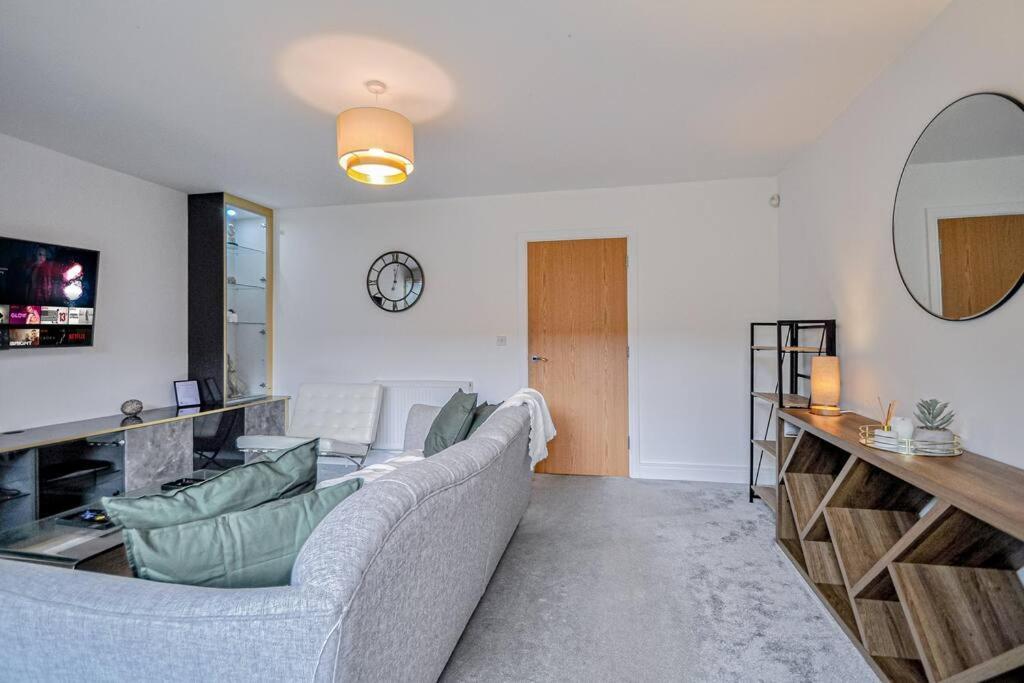 Entire House Sleeps 8 Near The River Thames Μεϊντενχέντ Εξωτερικό φωτογραφία