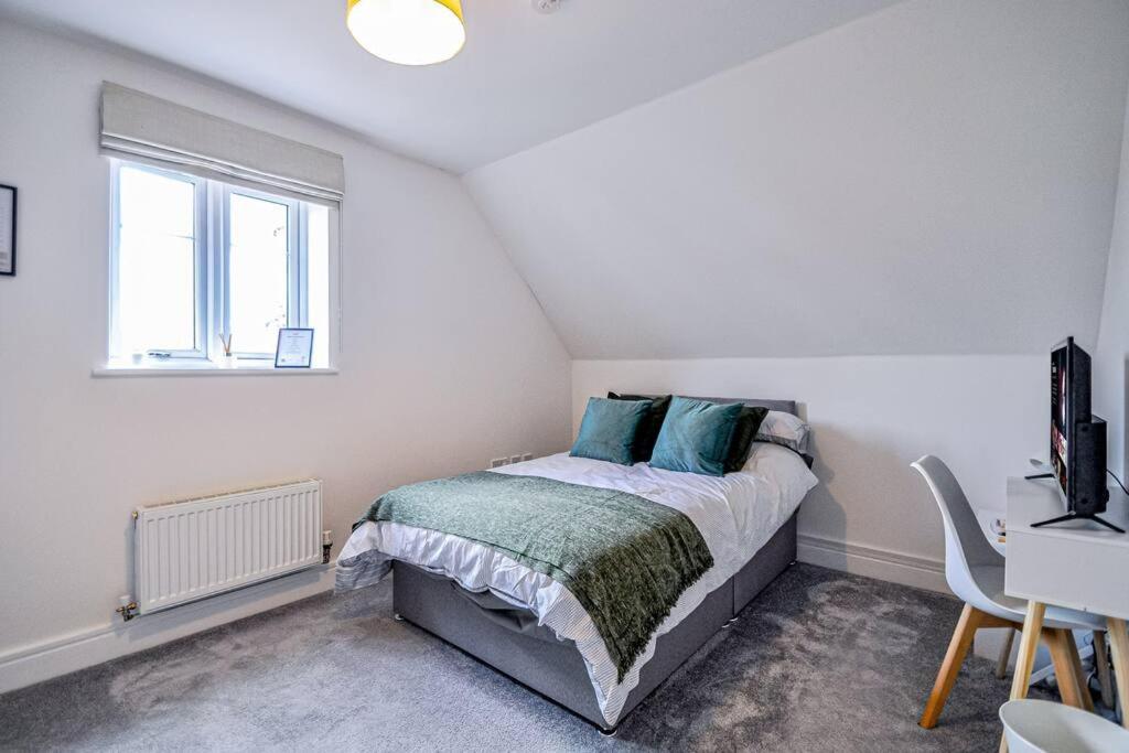 Entire House Sleeps 8 Near The River Thames Μεϊντενχέντ Εξωτερικό φωτογραφία