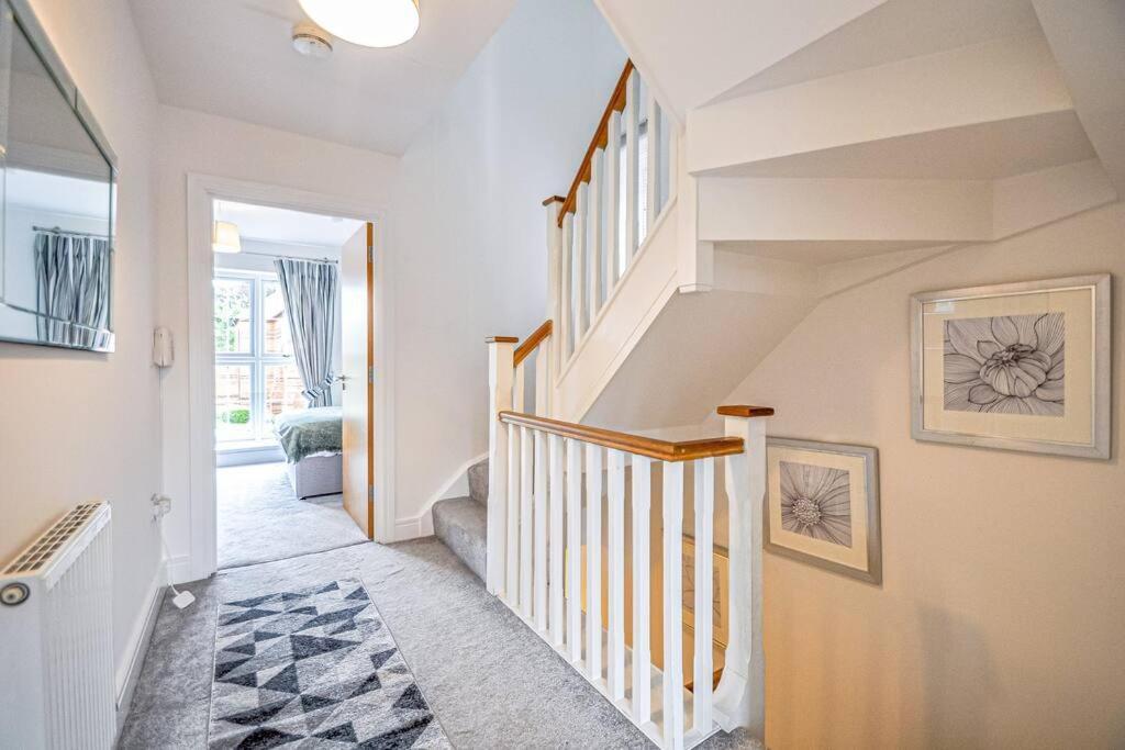 Entire House Sleeps 8 Near The River Thames Μεϊντενχέντ Εξωτερικό φωτογραφία